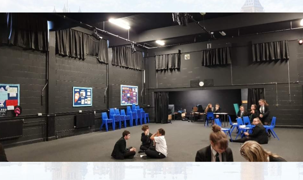 2024년 영국 겨울캠프 안내 - 영국 공립학교 스쿨링 캠프 at 런던! The Matthew Arnold School